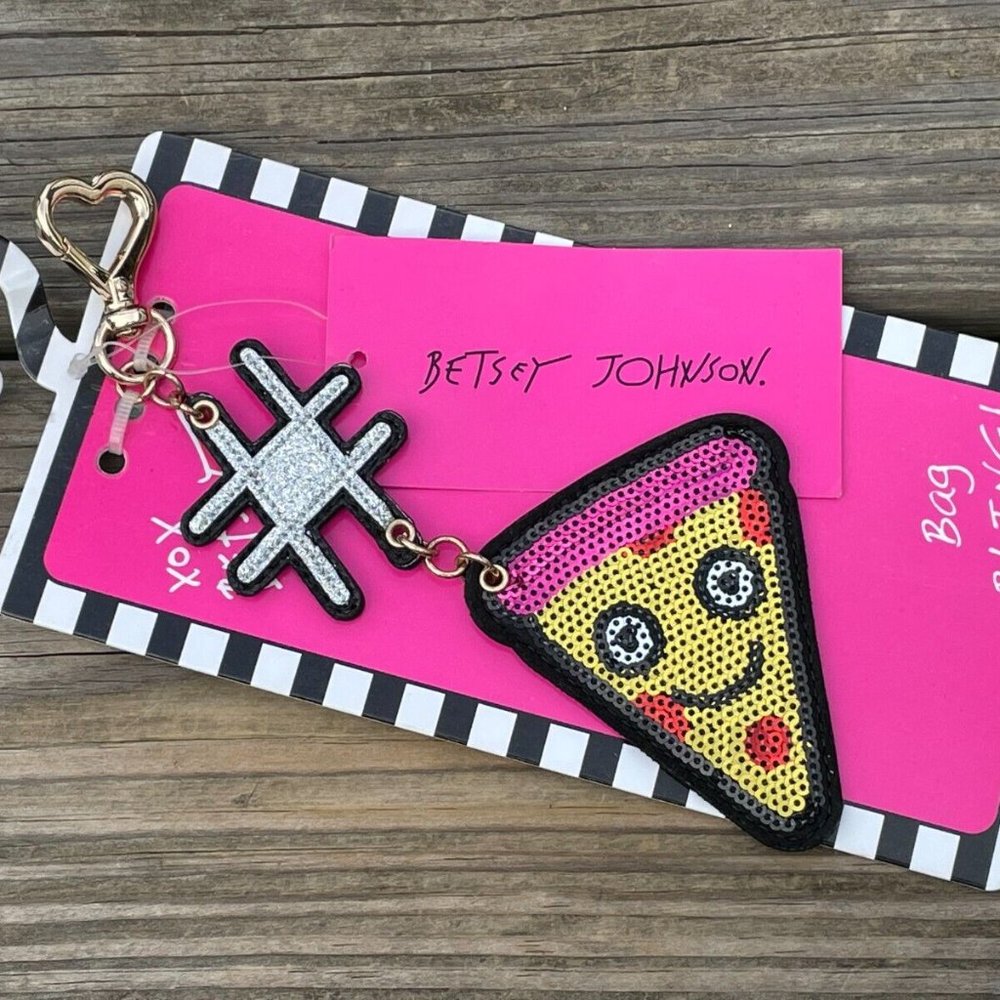 Betsey Johnson Keychain Gold Tone Hardware Smiley Face Pizza Sequin charm